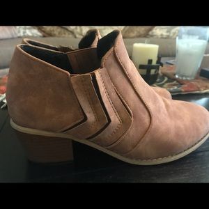 👢👢9.5 Leather Booties👢👢